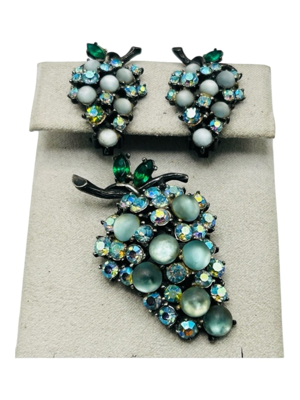 ART Arthur Pepper Vintage Grapes Brooch Clip Earrings Set